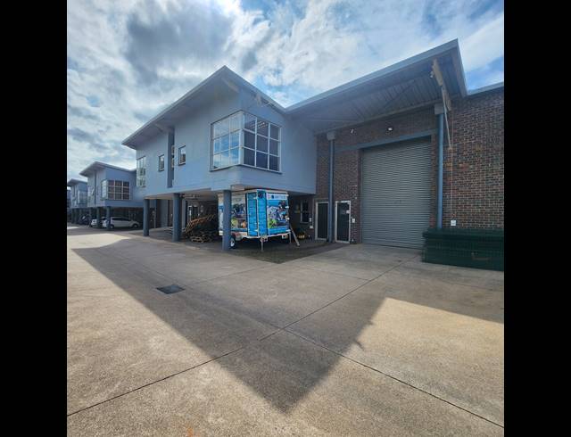 906M² WAREHOUSE TO LET IN GLEN ANIL